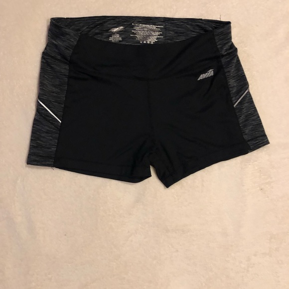 Avia Women’s  Spandex/Nylon workout shorts - Picture 1 of 3